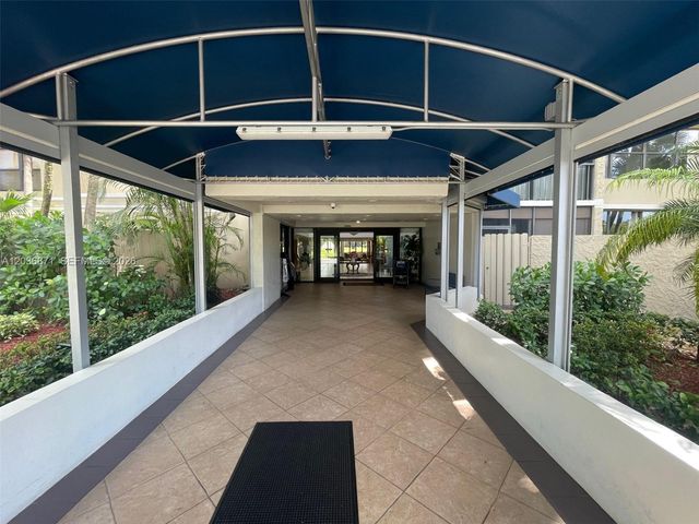 16300 Golf Club Rd 508, Weston, FL 33326
