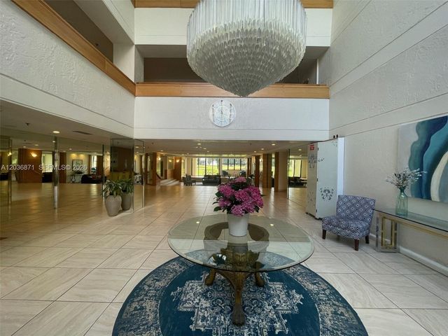 16300 Golf Club Rd 508, Weston, FL 33326
