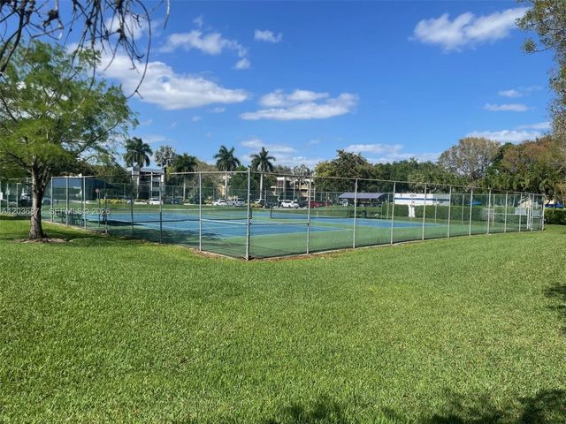 16300 Golf Club Rd 508, Weston, FL 33326