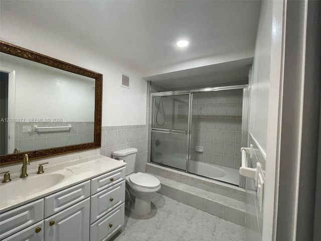 16300 Golf Club Rd 508, Weston, FL 33326