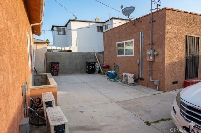 514 W 105th, Los Angeles, CA 90044