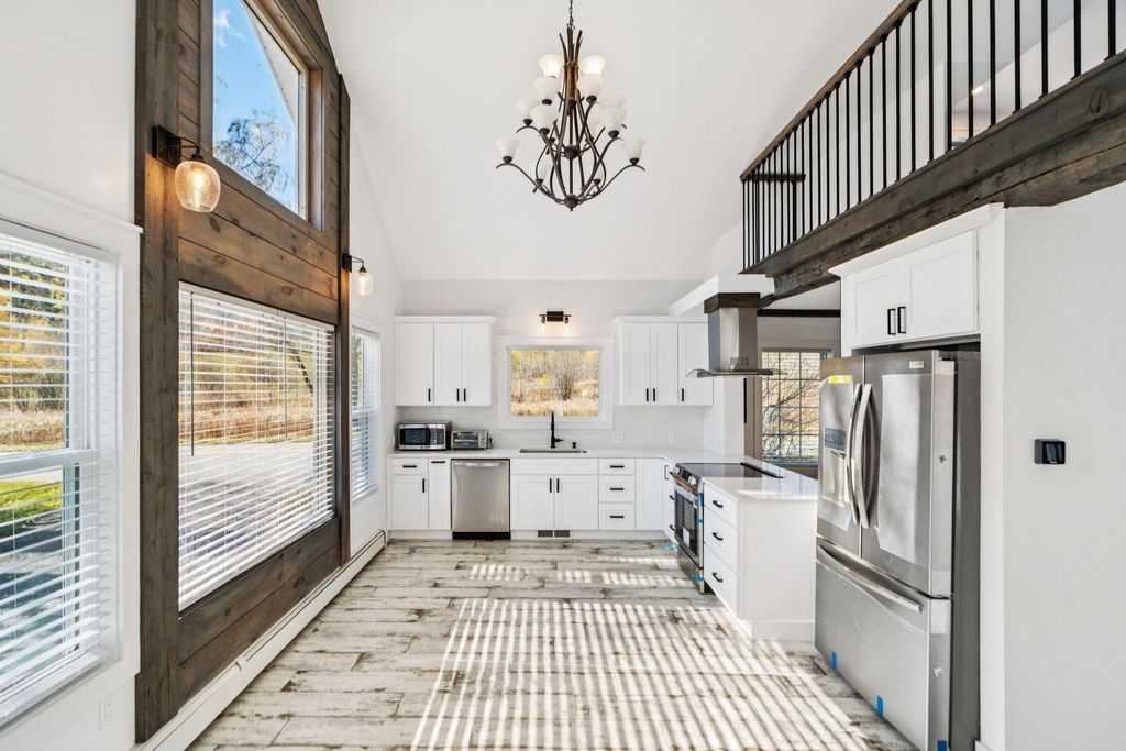 96 E Randolph Road, Chelsea, VT 05038