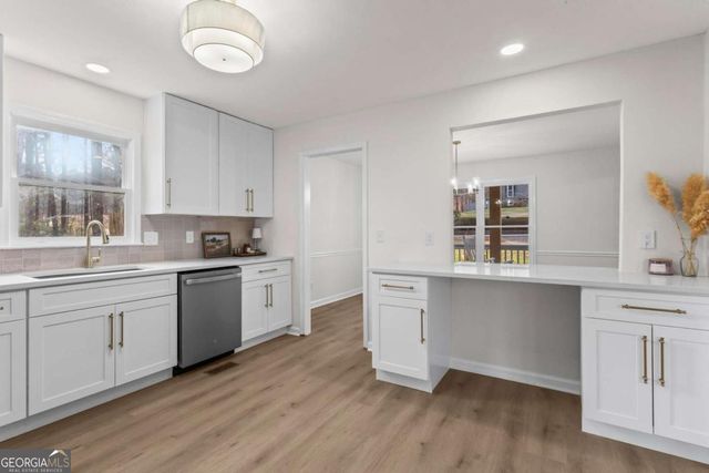 604 Apache Trail, Woodstock, GA 30189