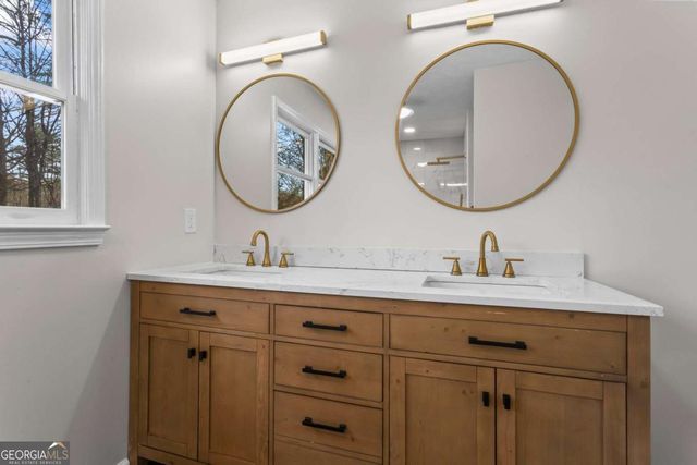 604 Apache Trail, Woodstock, GA 30189