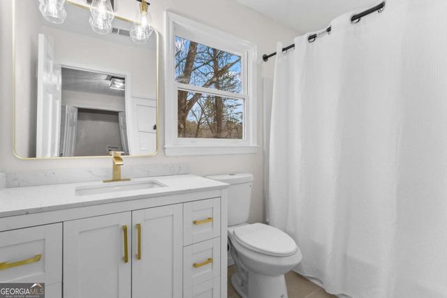 604 Apache Trail, Woodstock, GA 30189