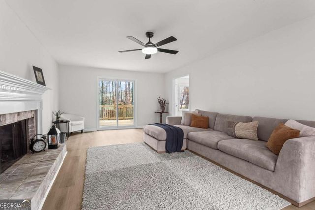 604 Apache Trail, Woodstock, GA 30189