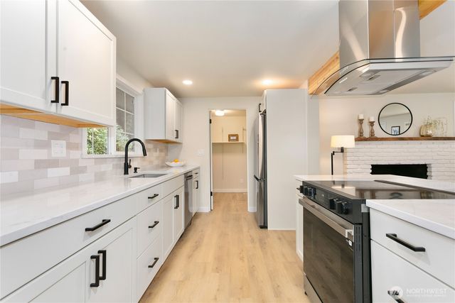 5804 51st Avenue NW, Gig Harbor, WA 98335