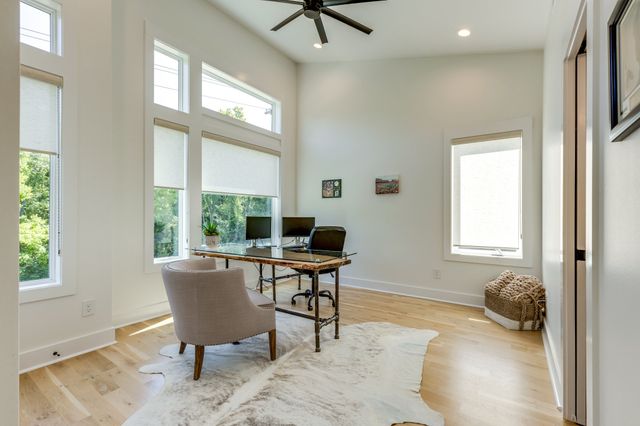 702 W 4th St, Columbia, TN 38401