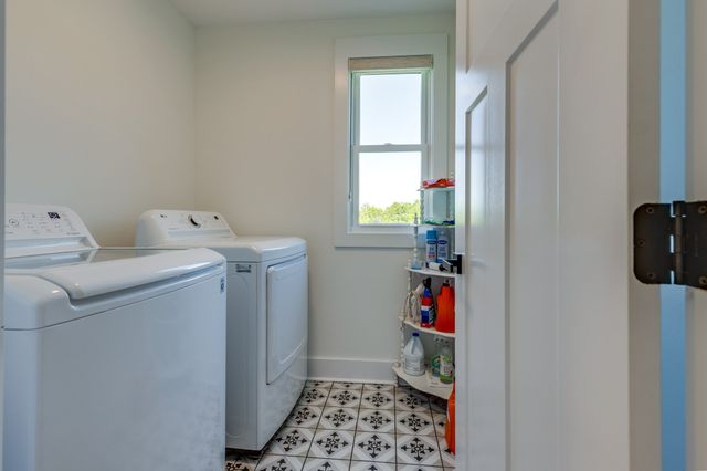 702 W 4th St, Columbia, TN 38401
