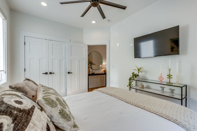 702 W 4th St, Columbia, TN 38401