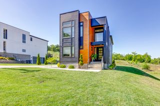 702 W 4th St, Columbia, TN 38401