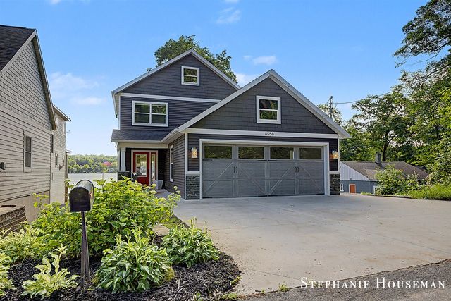 8558 Brower Lake Drive, Rockford, MI 49341