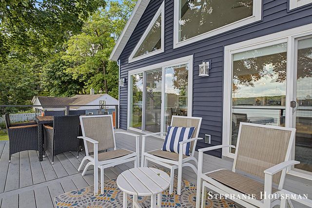 8558 Brower Lake Drive, Rockford, MI 49341