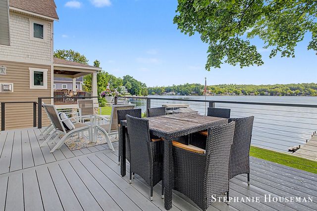 8558 Brower Lake Drive, Rockford, MI 49341