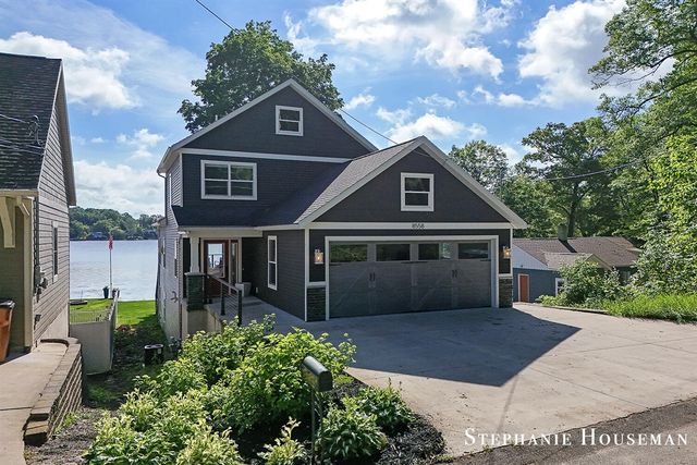 8558 Brower Lake Drive, Rockford, MI 49341