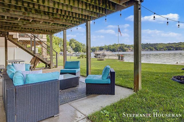 8558 Brower Lake Drive, Rockford, MI 49341