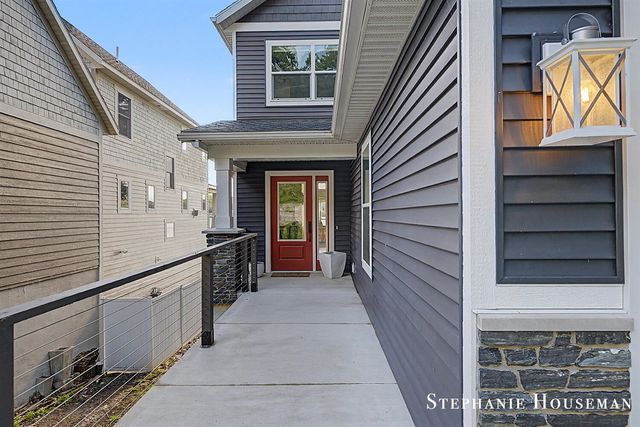 8558 Brower Lake Drive, Rockford, MI 49341