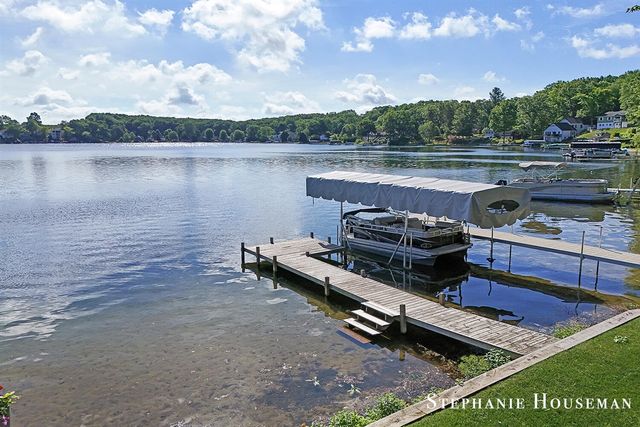 8558 Brower Lake Drive, Rockford, MI 49341