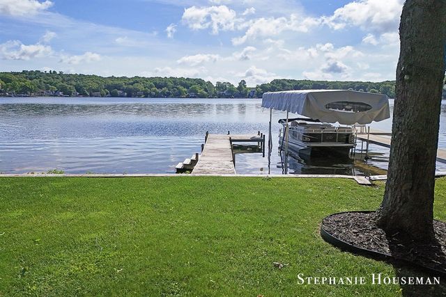 8558 Brower Lake Drive, Rockford, MI 49341