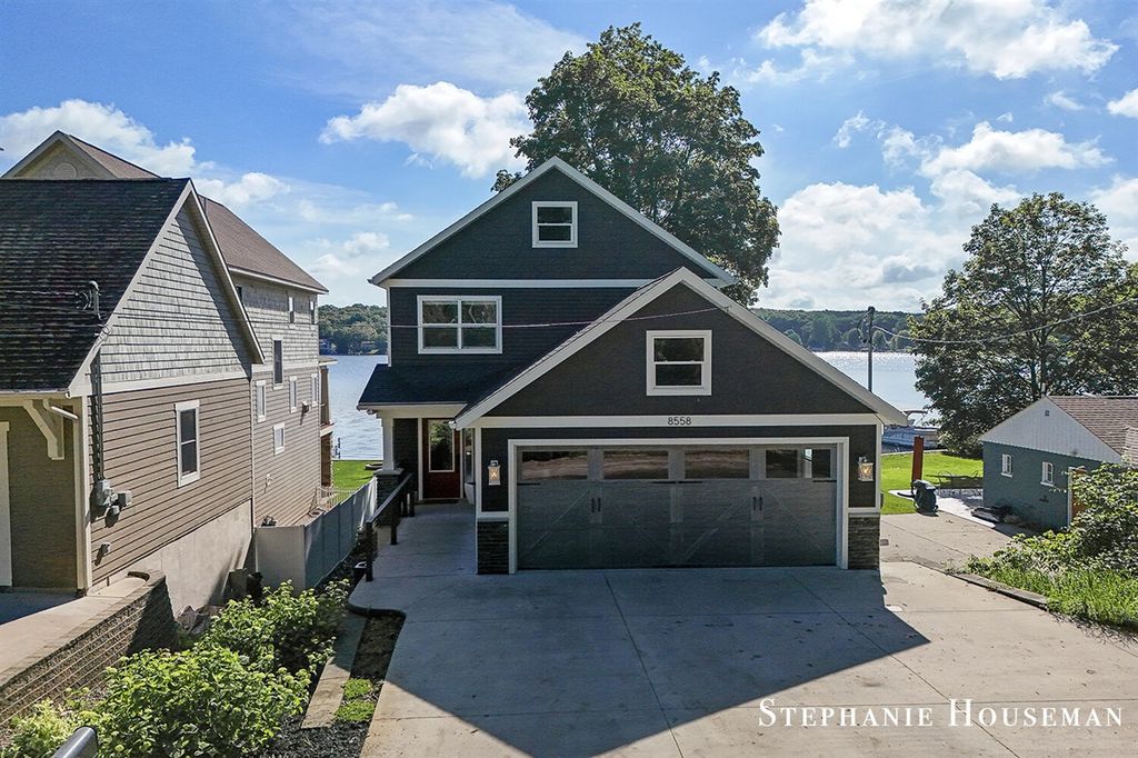 8558 Brower Lake Drive, Rockford, MI 49341