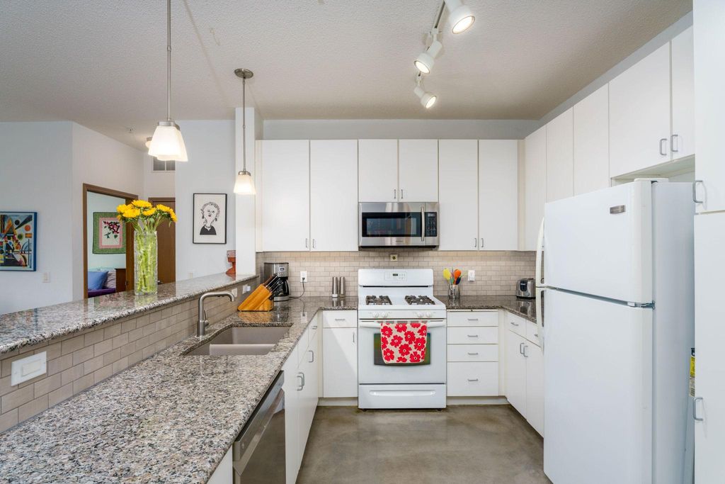 2929 21st Avenue S 203, Minneapolis, MN 55407 — photo 2