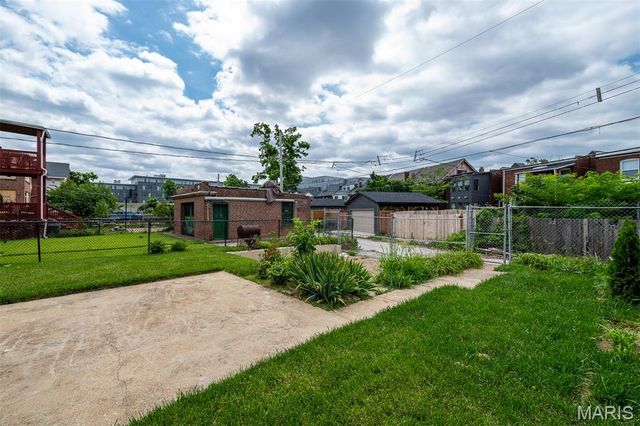 5750 Waterman Boulevard, St Louis, MO 63112