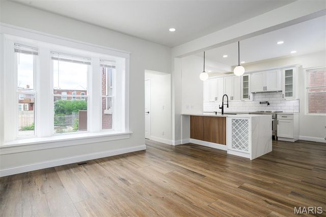 5750 Waterman Boulevard, St Louis, MO 63112
