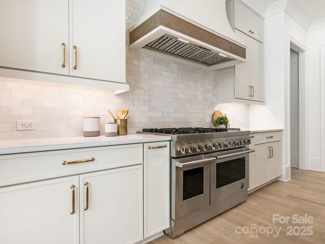 1511 Cavendish Court, Charlotte, NC 28211