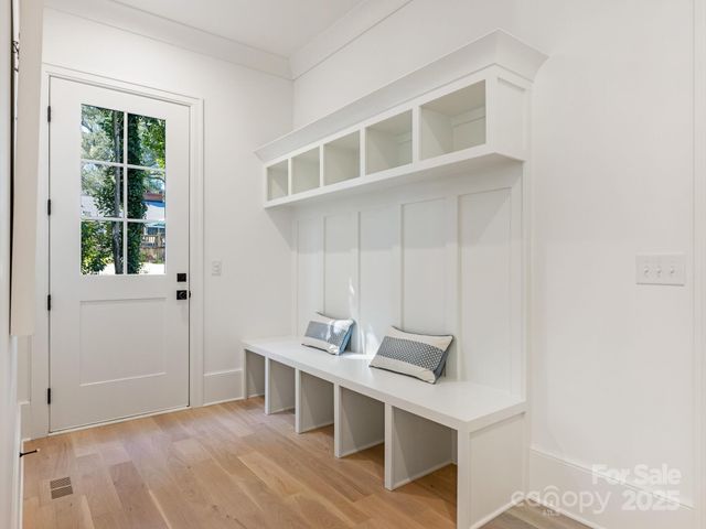 1511 Cavendish Court, Charlotte, NC 28211