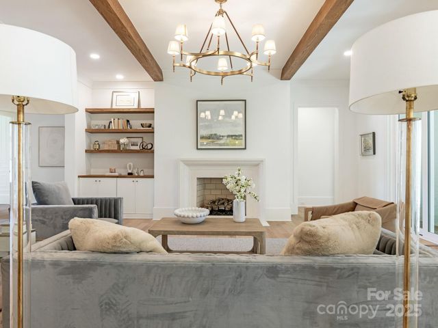 1511 Cavendish Court, Charlotte, NC 28211