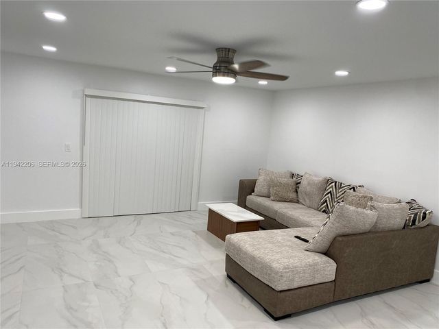 22615 SW 66th Ave 109, Boca Raton, FL 33428