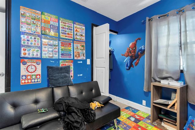 531 NE 61st St, Oakland Park, FL 33334