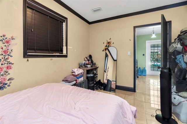 531 NE 61st St, Oakland Park, FL 33334