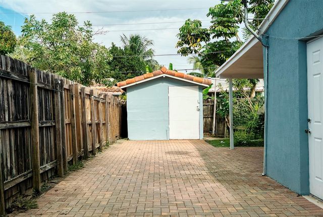 531 NE 61st St, Oakland Park, FL 33334