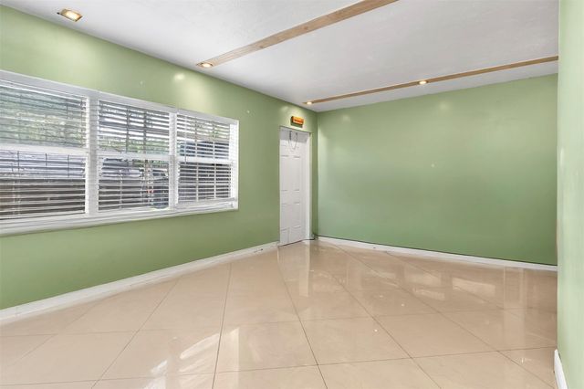 531 NE 61st St, Oakland Park, FL 33334