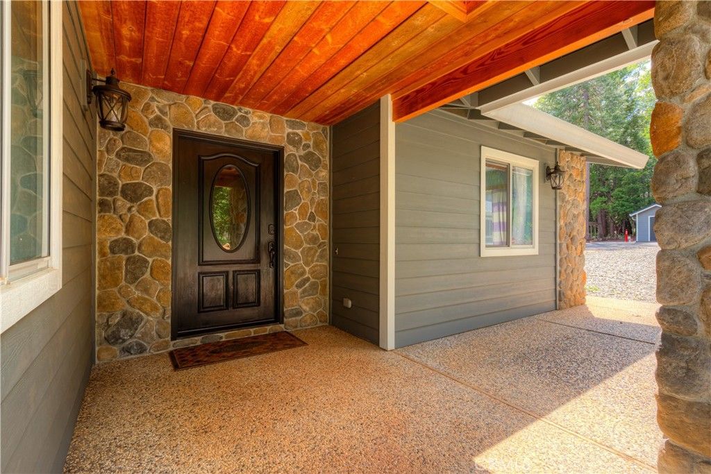 Image 3 of property listing at 5864 Paschal, Magalia, CA 95954