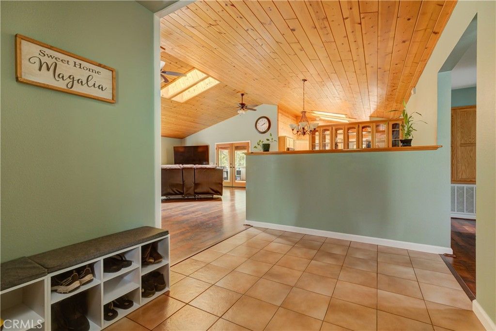 Image 4 of property listing at 5864 Paschal, Magalia, CA 95954