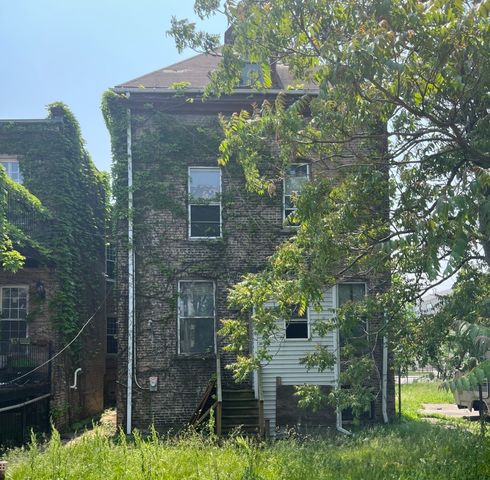 3328 W Warren Boulevard, Chicago, IL 60624