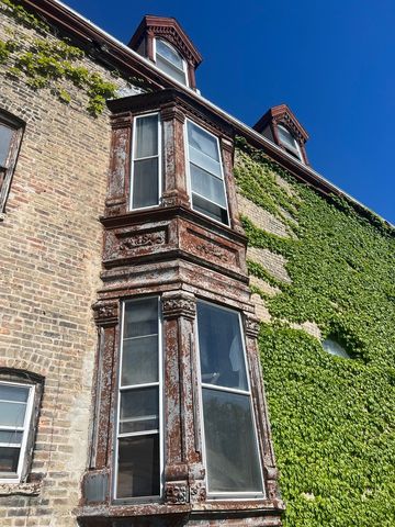 3328 W Warren Boulevard, Chicago, IL 60624