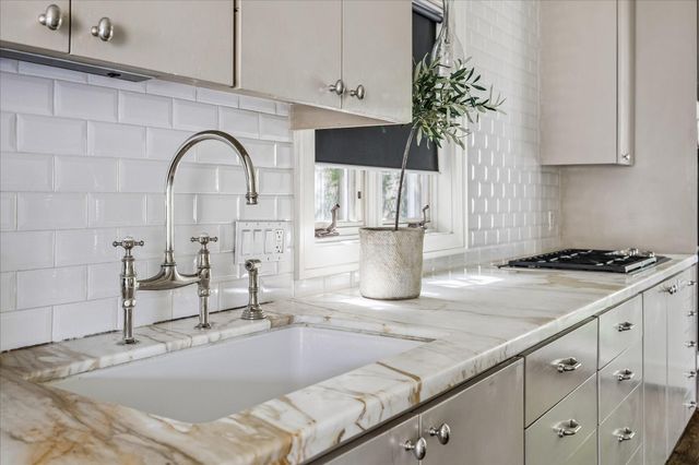 2121 Bolsover Street, Houston, TX 77005