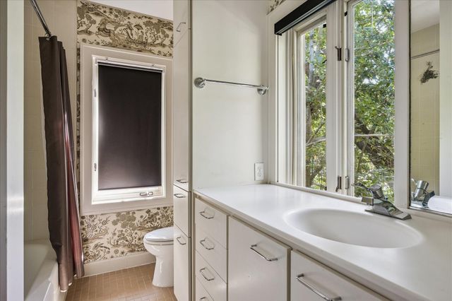 2121 Bolsover Street, Houston, TX 77005