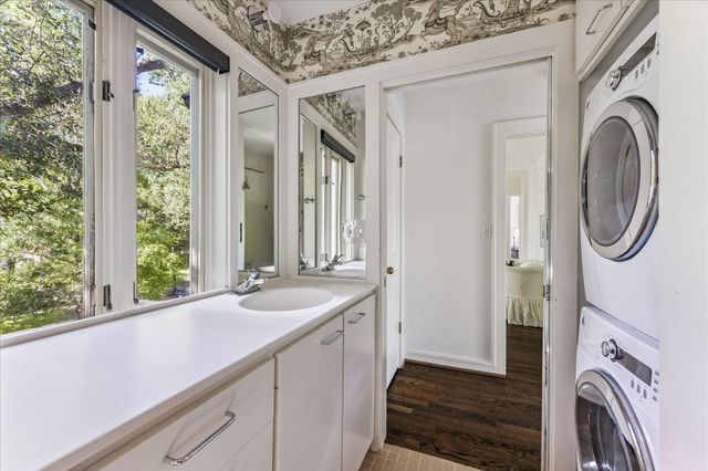 2121 Bolsover Street, Houston, TX 77005