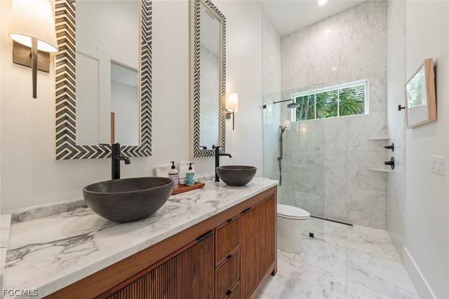 2297 Wulfert RD, Sanibel, FL 33957