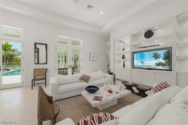 2297 Wulfert RD, Sanibel, FL 33957