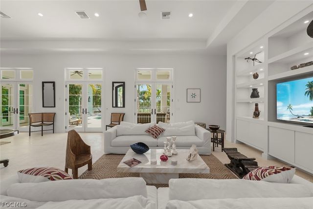 2297 Wulfert RD, Sanibel, FL 33957