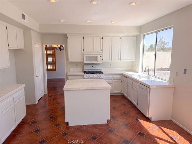 8932 Mesa Oak, Riverside, CA 92508