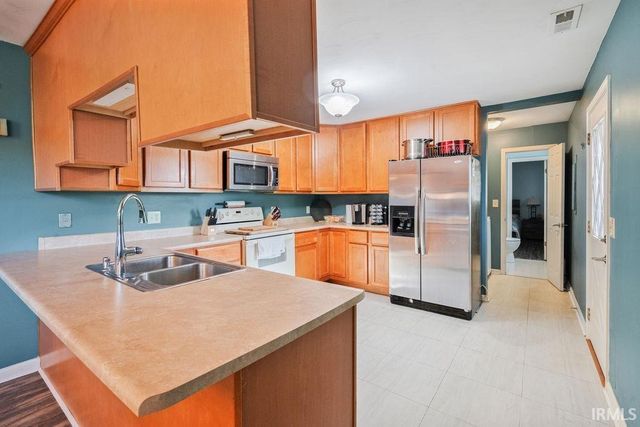 2525 COLONY Court, Carmel, IN 46280