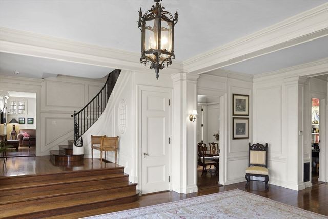 5 Main Dr, Wenham, MA 01984