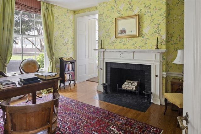 5 Main Dr, Wenham, MA 01984