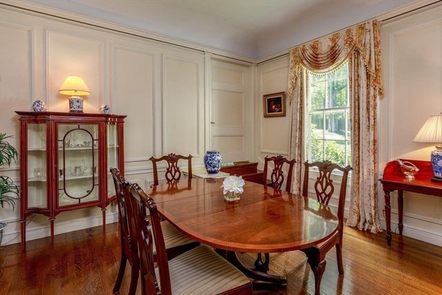 5 Main Dr, Wenham, MA 01984